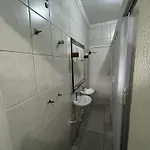 Quarto Privativo Proximo Ao Metro E Aeroporto